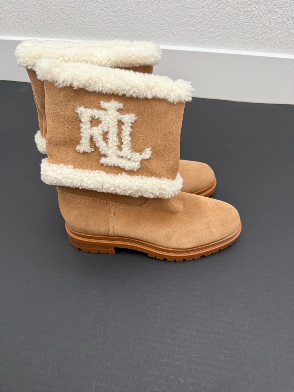 Ralph Lauren Tan Suede Logo Shearling-Trim Boots Size 10 - Picture 5 of 16